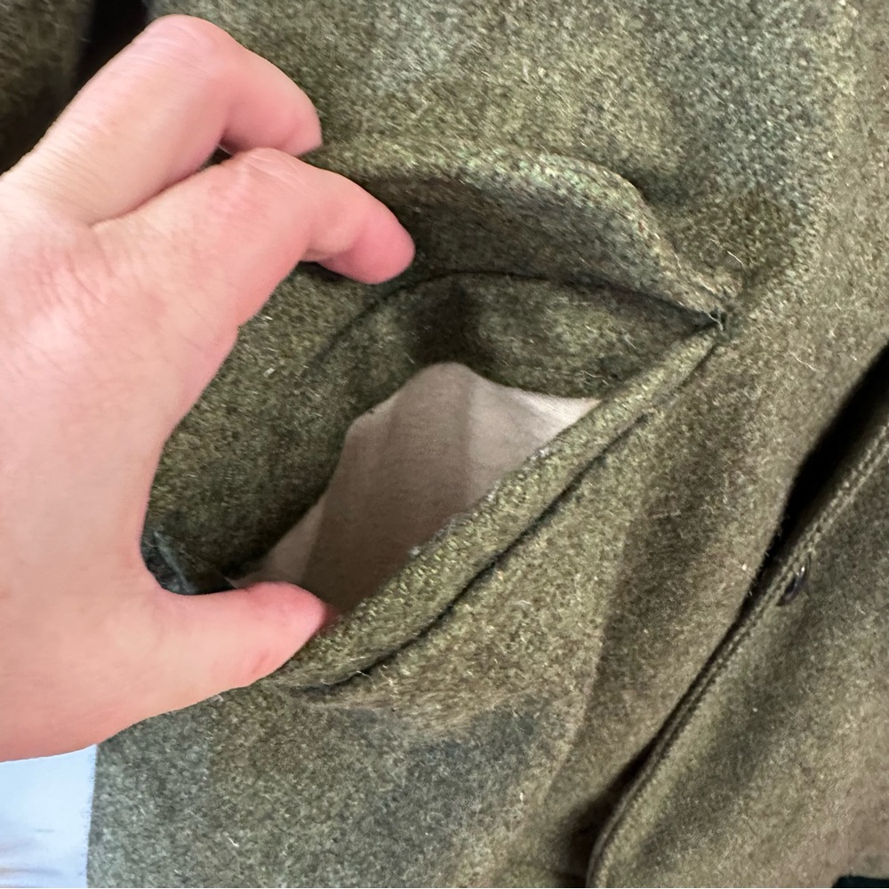 Vintage Olive Green Coat with Black Collar - Picture 3 of 9